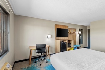 Suite, 1 King Bed, Jetted Tub