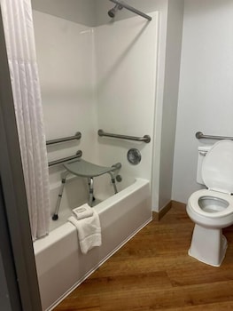 Room, 1 King Bed, Accessible, Non Smoking (Mobility)