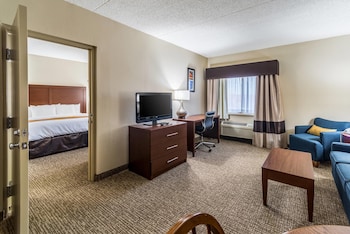 1 King Bed, Efficiency, Suite, Nonsmoking, Upgrade