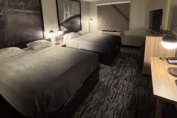 Deluxe Room, 2 Queen Beds, Non Smoking