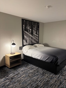 Deluxe Room, 1 Queen Bed, Non Smoking