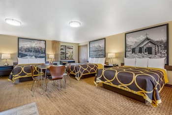 Suite, Multiple Beds, Non Smoking, Microwave