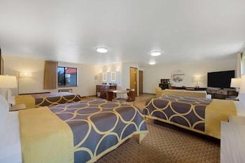 Suite, Multiple Beds, Non Smoking, Microwave