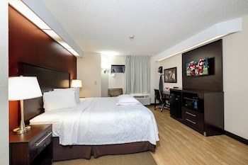 Premium Room, 1 King Bed, Poolside (Upgraded Bedding & Snack, Smoke Free)