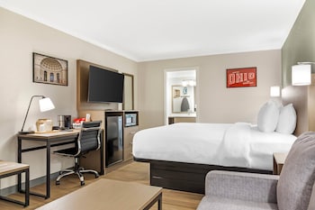 Suite, 1 King Bed with Sofa bed, Non Smoking