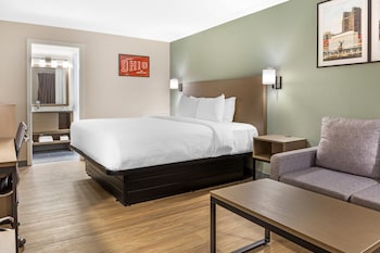 Suite, 1 King Bed with Sofa bed, Non Smoking