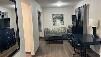 Studio Suite, 1 Queen Bed, Accessible, Non Smoking