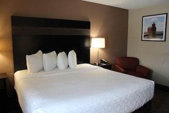 Room, 1 King Bed, Hearing Accessible, Non Smoking (Mobility/hearing, Roll-in Shower)