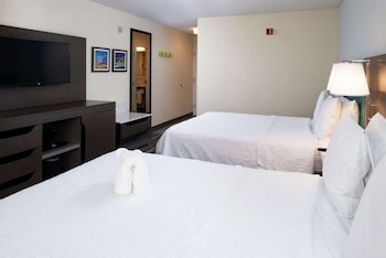 Room, 2 Queen Beds, Accessible, Non Smoking (Hearing Accessible)