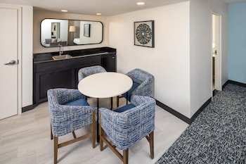 Junior Suite, 1 King Bed with Sofa bed