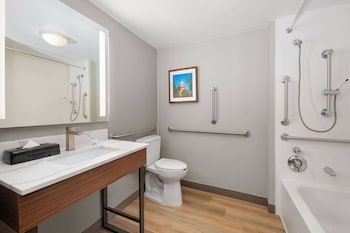 Room, 2 Double Beds, Accessible, Non Smoking (Bathtub)