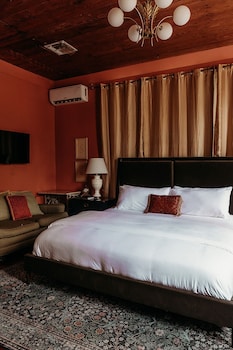 Classic Room, 1 King Bed