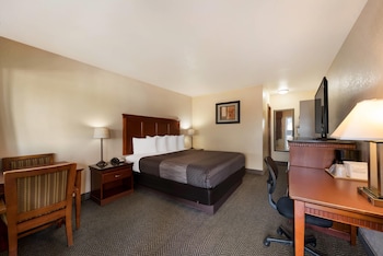 Standard Room, 1 King Bed, Non Smoking