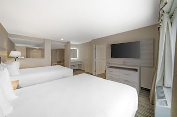 Family Suite, Multiple Beds, Non Smoking, Refrigerator & Microwave (with Single Sofabed)