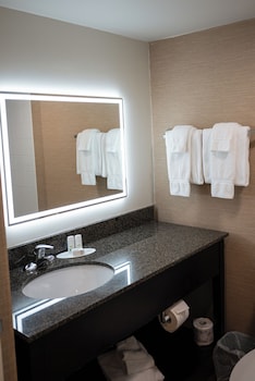 Deluxe Room, 2 Queen Beds, Non Smoking, Pool Access