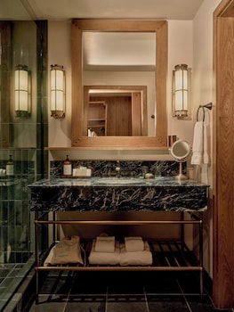 Suite (Cascade)