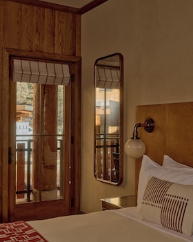 Timp View King - Inn Room