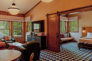 Suite (Ridgeline)