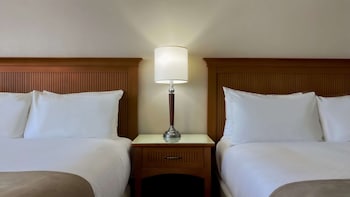 Room (Coast Premium Two Queens)
