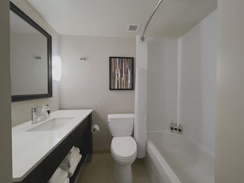 Room (Coast Premium Two Queens)
