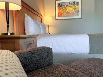 Room (Coast Queen)