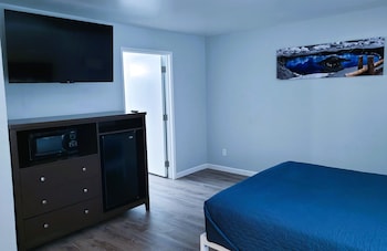 Standard Room, 2 Queen Beds (Double Queen Room Accessible)