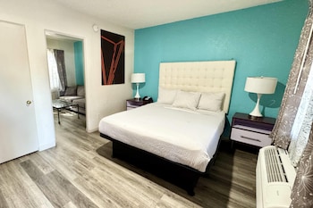 Luxury Suite, 1 Queen Bed with Sofa bed, Non Smoking