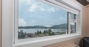 Signature Suite, 1 King Bed, Kitchenette, Ocean View