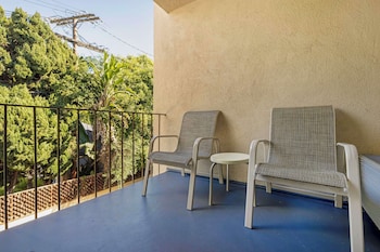 Suite, 2 Queen Beds, Non Smoking, Balcony (Pet Friendly)