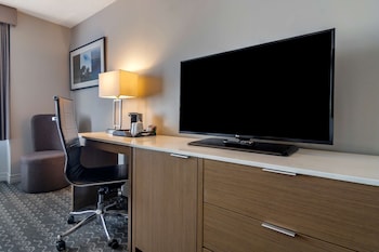 Executive Room, 1 King Bed, Accessible, Bathtub