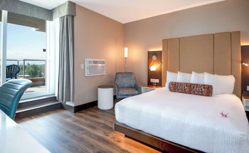 Premium Room, 1 Queen Bed (Coast Premium Queen)