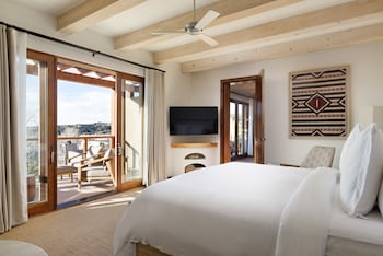 Deluxe Room, 2 Bedrooms, Accessible, Non Smoking (Interconnecting)