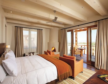 Deluxe Room, 1 King Bed, Non Smoking