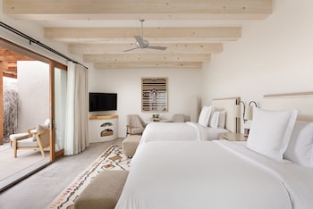 Deluxe Room, 2 Bedrooms, Non Smoking, Connecting Rooms (Interconnecting)