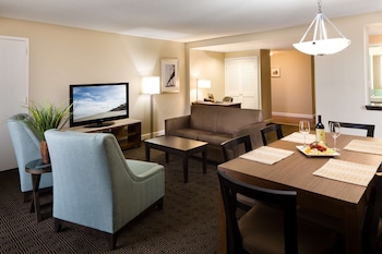 Suite, 1 King Bed, Jetted Tub