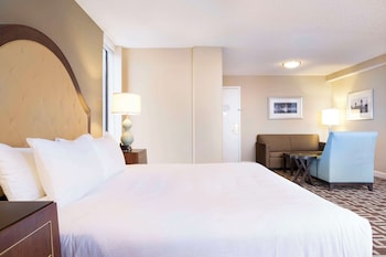 Junior Suite, 1 King Bed (Riverfront)