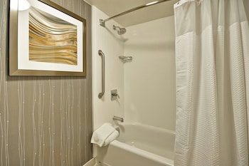 Deluxe Room, 2 Queen Beds (Hearing Accessible)