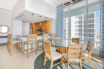 1 BEDROOM OCEAN VW KG PREMIER SUITE W/BALCONY