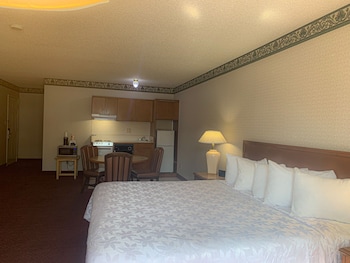 Standard Room, 1 King Bed, Non Smoking