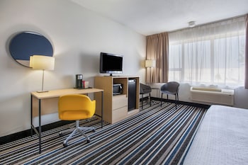 Standard Room, 1 King Bed