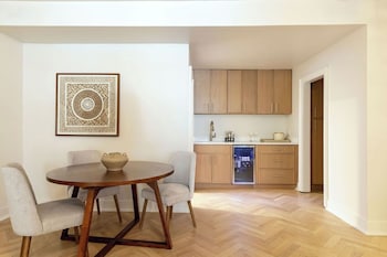 Presidential Studio Suite, Multiple Beds