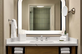 Suite, 2 Queen Beds, Pool View (Caribe)