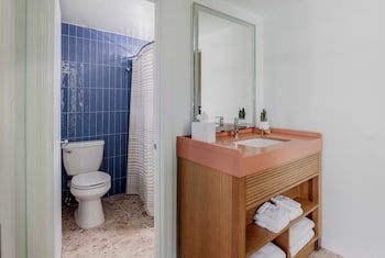 Standard Room (King and Queen)