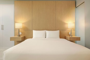 Room, 1 King Bed (Garden View)