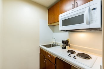 Standard Studio, 1 Queen Bed, Accessible, Non Smoking