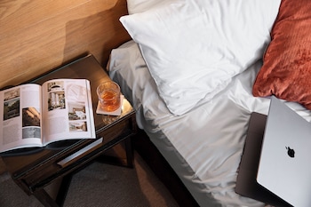 Room, 1 Queen Bed (Heritage)