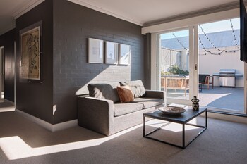 Suite, Harbor View