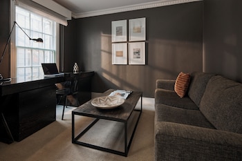 Deluxe Room, 1 King Bed (Heritage)