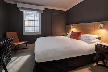 Room, 1 Queen Bed (Heritage)