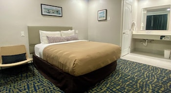 Standard Room, 1 Queen Bed, Non Smoking